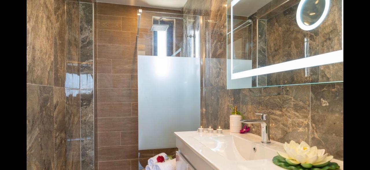 Leilighet Odyssea View & Hot Jacuzzi Front