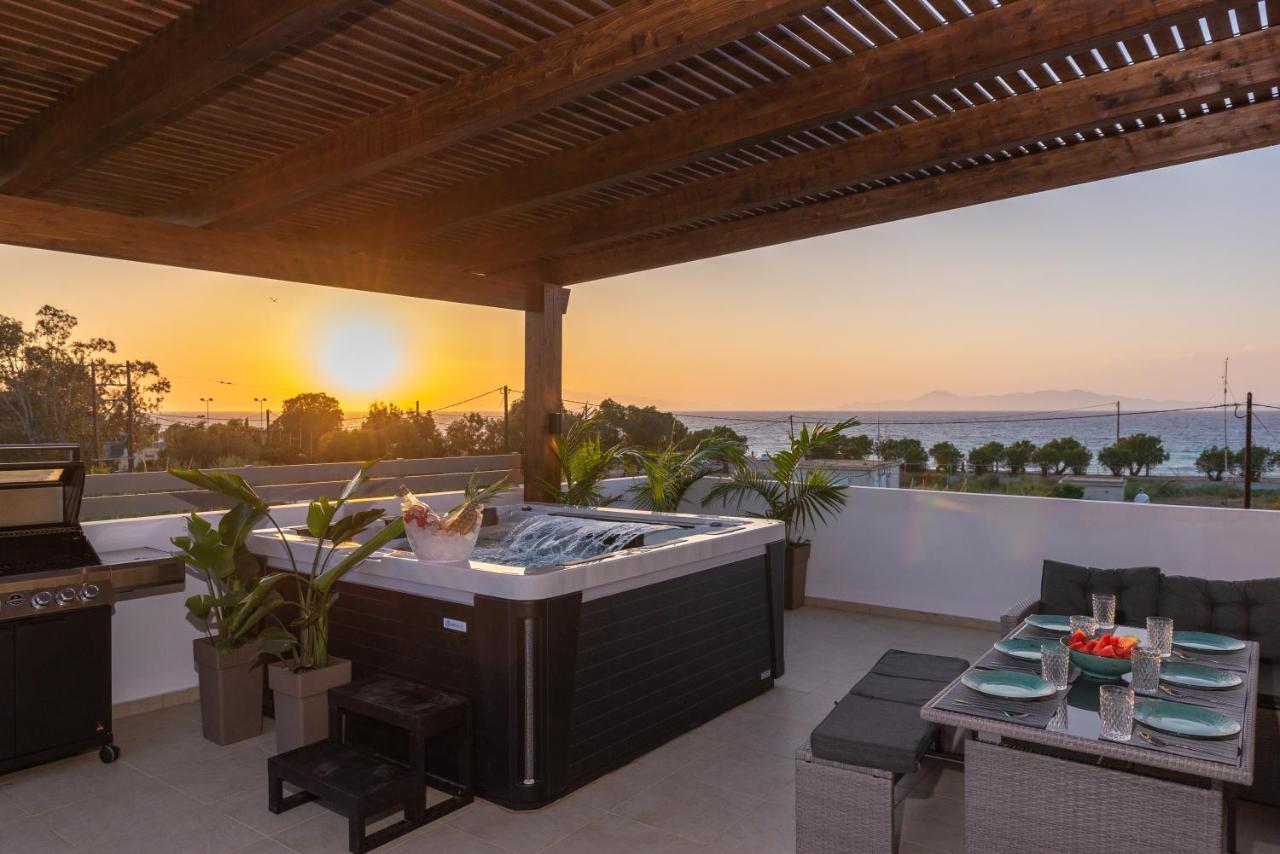 Odyssea View & Hot Jacuzzi Front