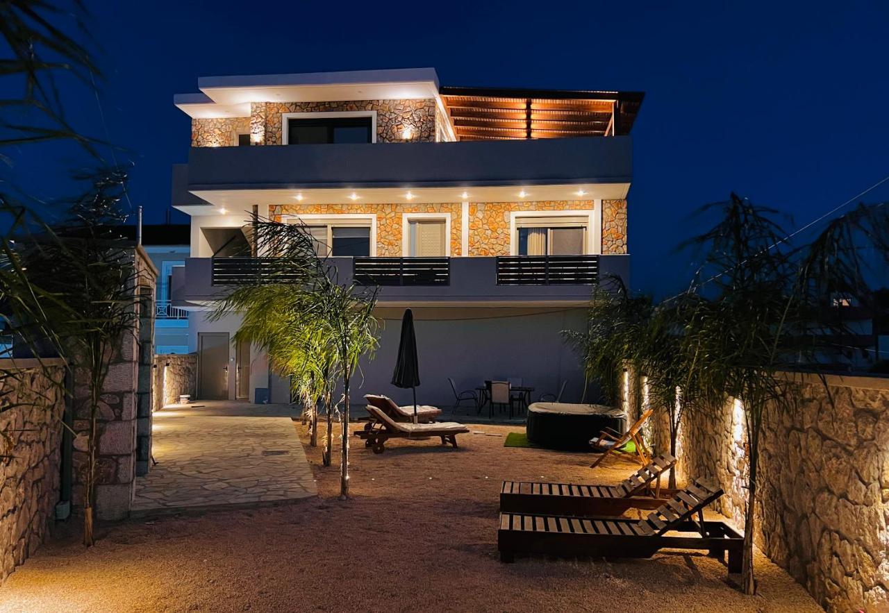 Odyssea View & Hot Jacuzzi Front *