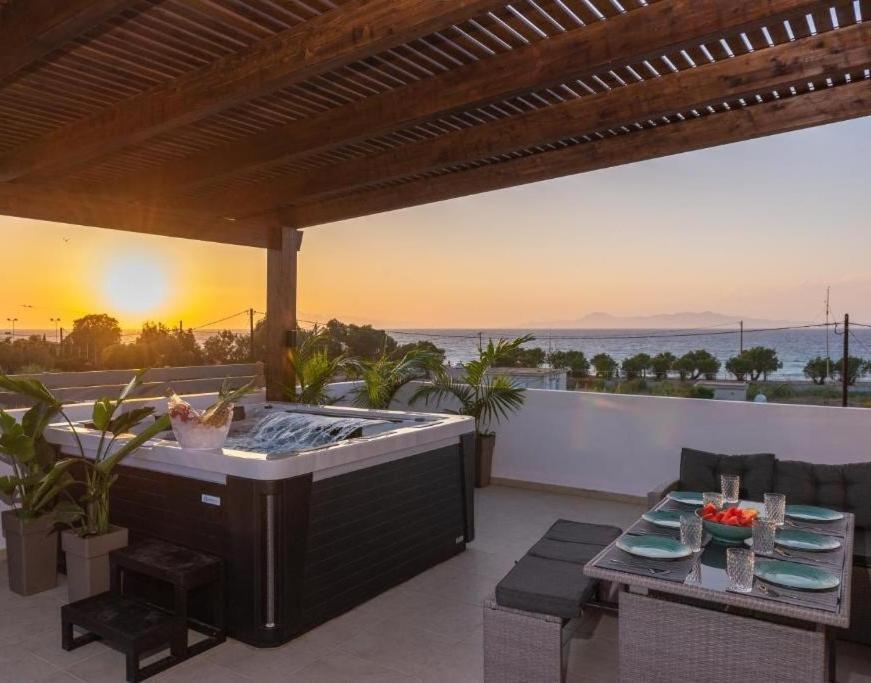 Odyssea View & Hot Jacuzzi Front Leilighet
