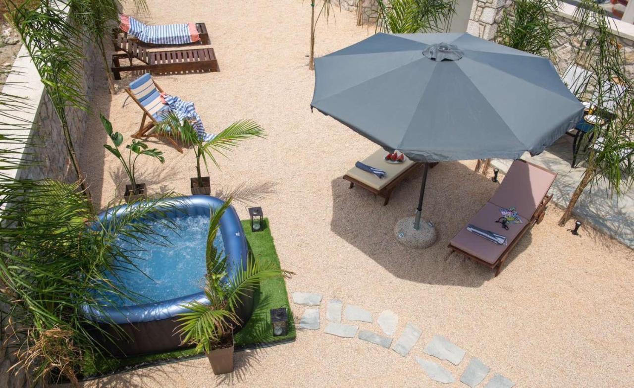 Odyssea View & Hot Jacuzzi Front * Kremastí